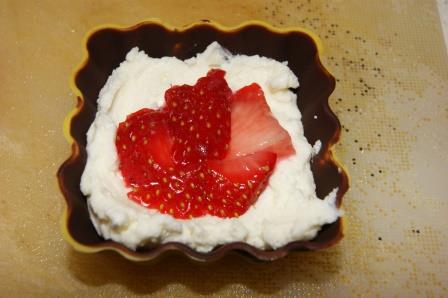 Творожные сырки с клубникой