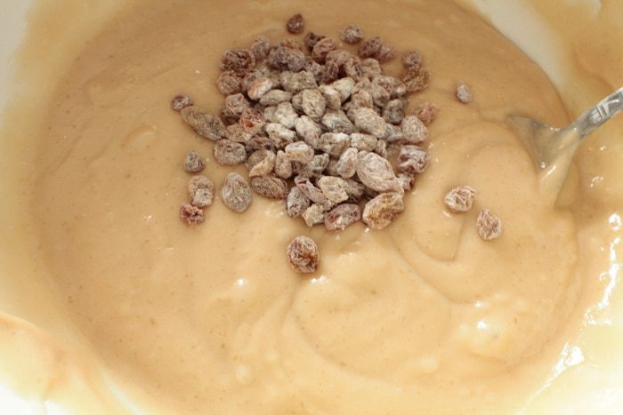 Постные кексы на огуречном рассоле