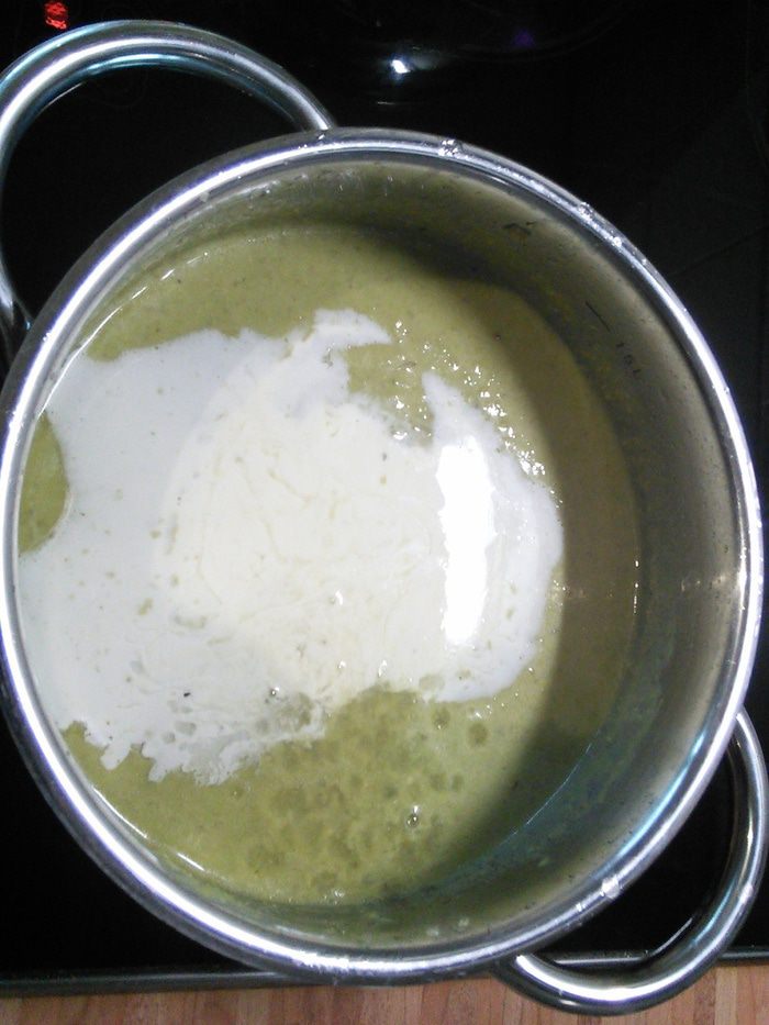 Крем-суп из свежего зеленого горошка