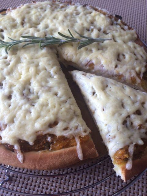 Тыквенная пицца с розмарином