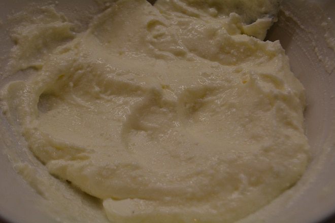 Пирог с ананасами и творогом