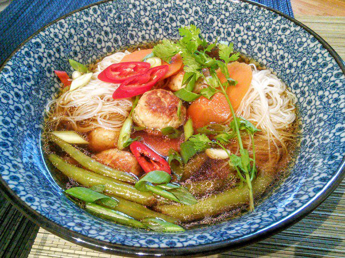 Тайский суп с фрикадельками