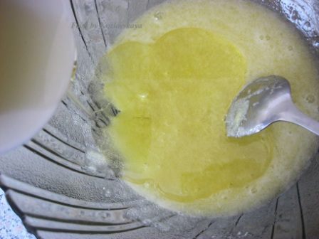 Летние кексы с вишней на сыворотке