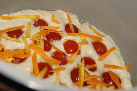 Фокачча с помидорами черри и цедрой апельсина в мультиварке