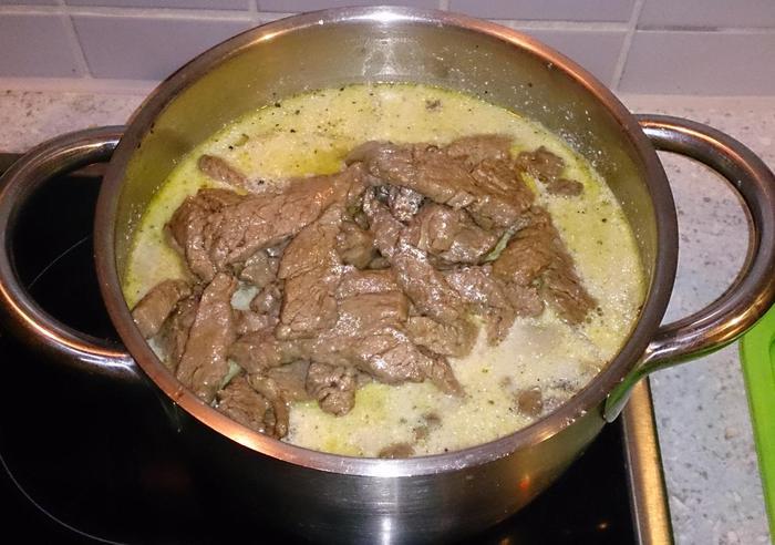 Бефстроганов (Boeuf Stroganoff)