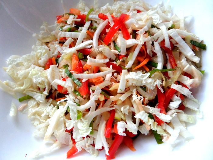 Рисовая вермишель с овощами и курицей