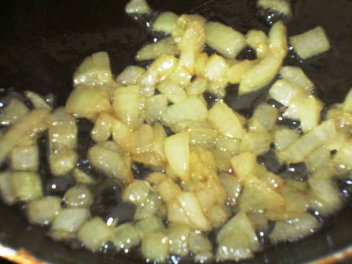 Мясной салат с омлетом