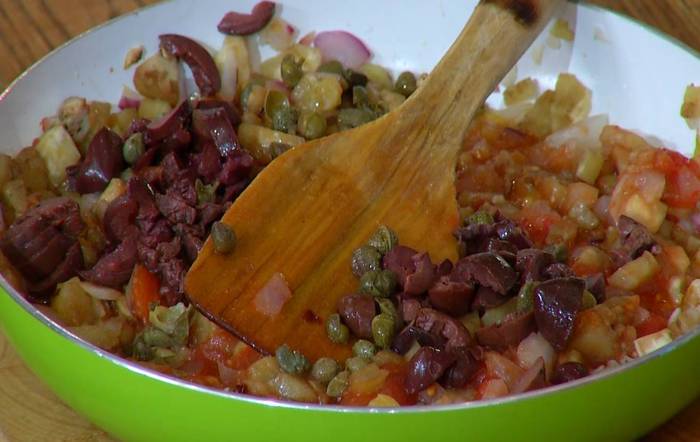 Фаршированные баклажаны с пармезаном и козьим сыром