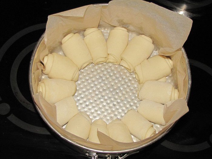 Булочки-роллы с грибным дип-соусом