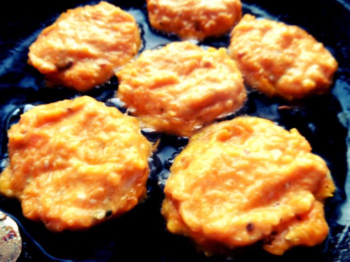 Тыквенные &amp;quot;драники&amp;quot; с пармезаном и курица в итальянских приправах