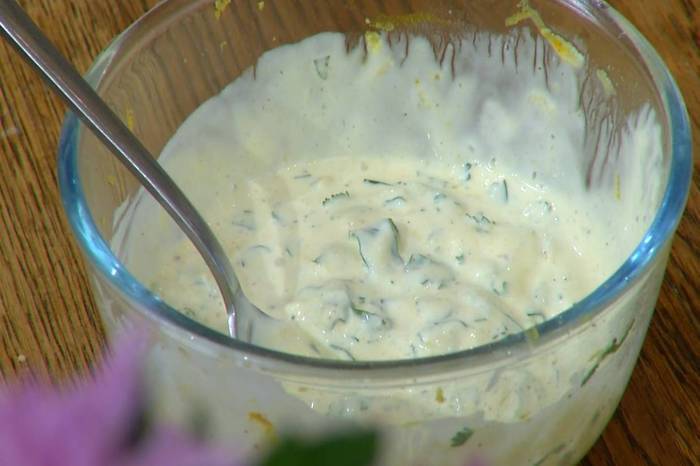 Томленая ягнятина с лимонным соусом