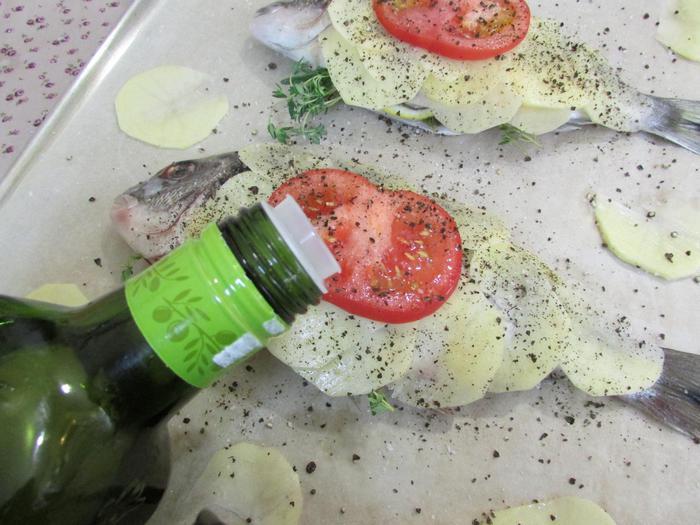 Рыба в картофельной шубке с ароматными травами