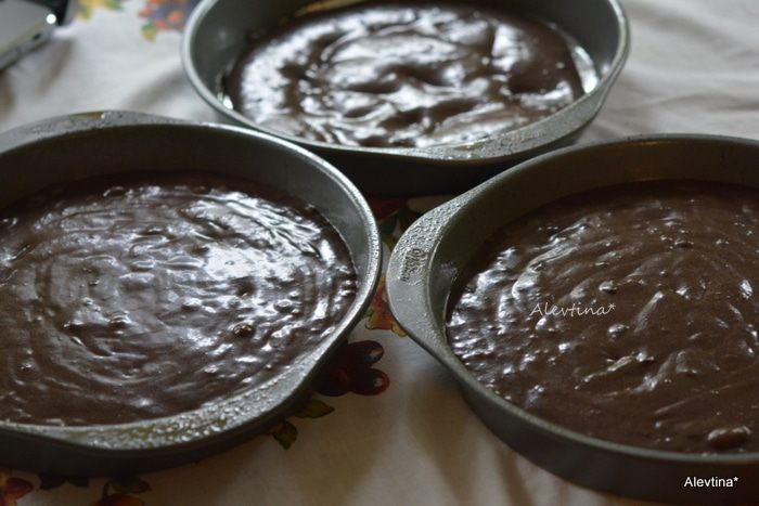 Шоколадный торт с клюквой