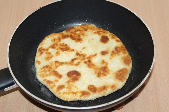 Лепешки с ц/з мукой, брынзой и моцареллой