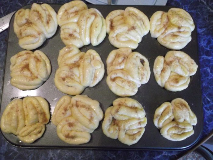 Дрожжевые коричные булочки