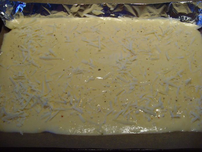 Рулет-суфле с пармезаном и вялеными томатами