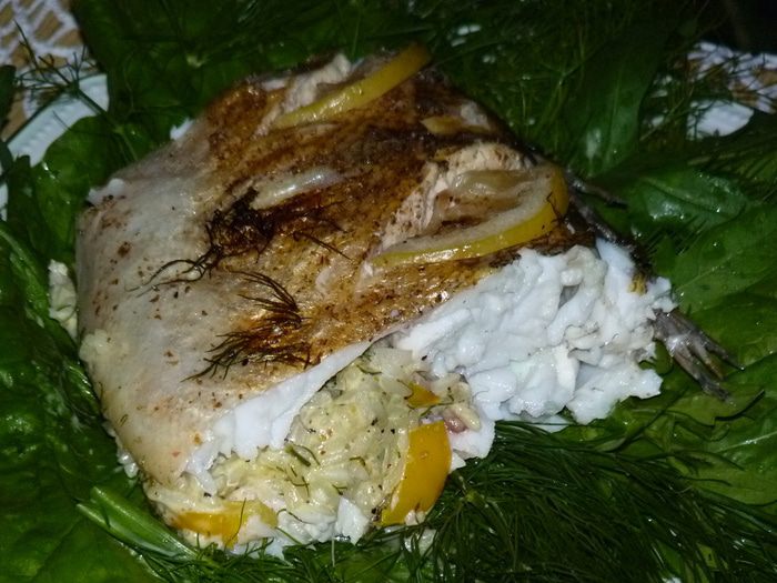 Нежный запеченный судак с начинкой