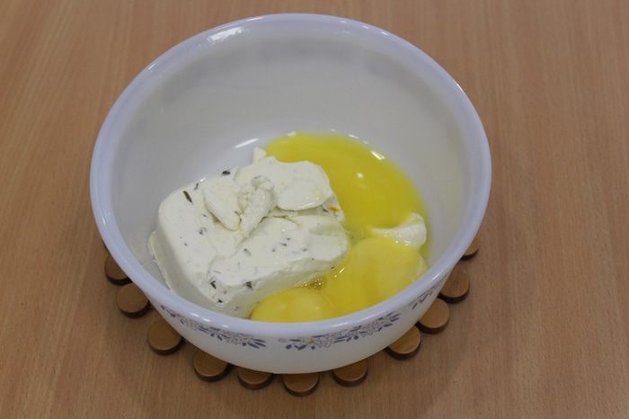 Рыбка красная под суфле из сливочного сыра