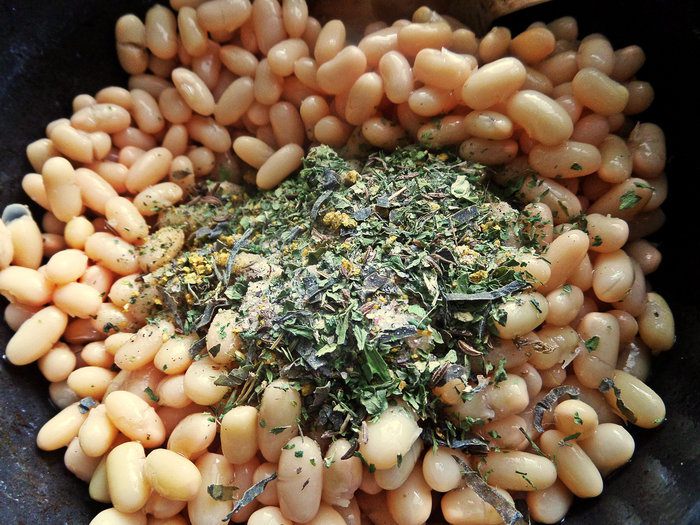 Фасоль пикантная из духовки