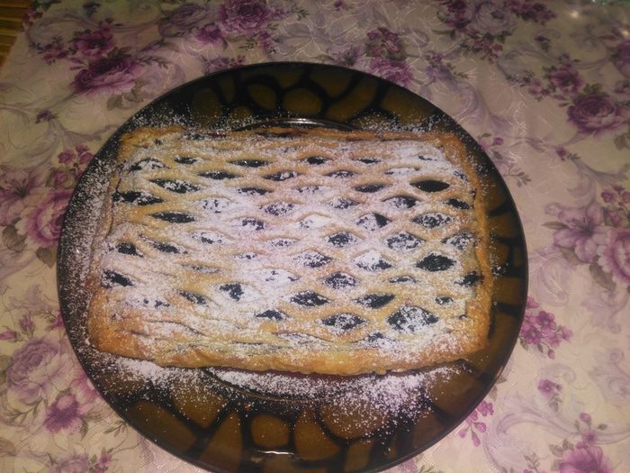 Вишневая слойка