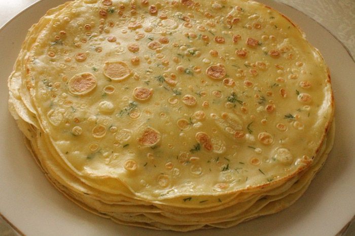 Блинный луковый пирог