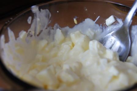 Карельские пирожки с картошкой и яичным соусом