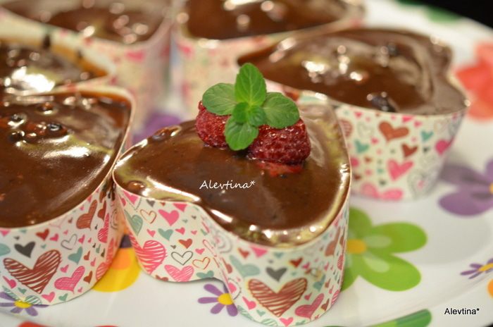 Шоколадный кекс в сердечках