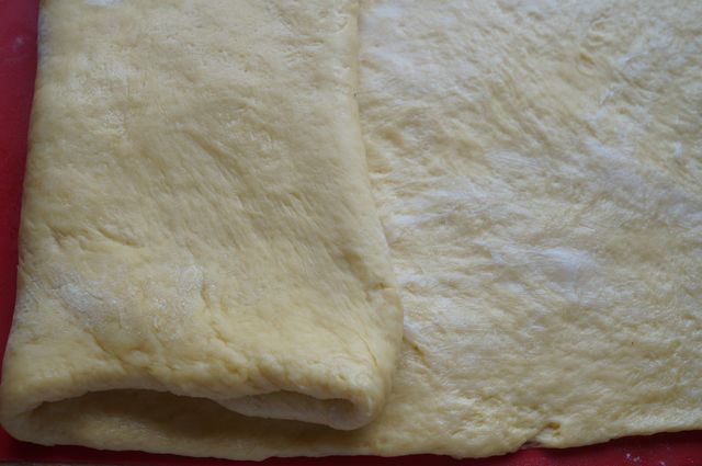 Воздушные рогалики с хрустящей ореховой начинкой (Українськи страви)