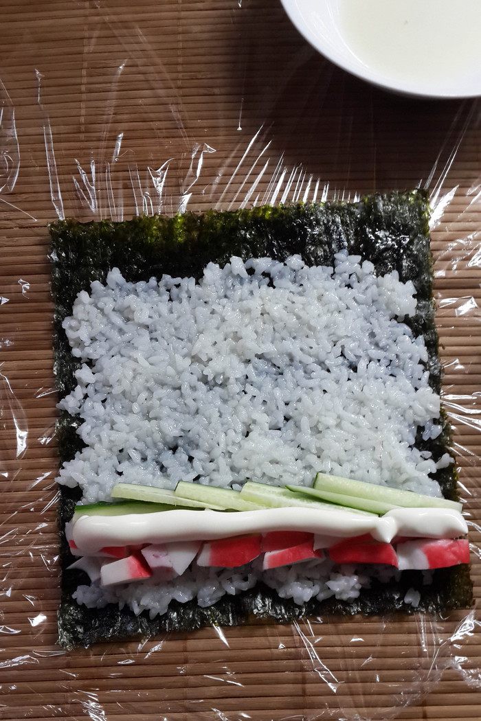 Роллы с крабовым мясом и семгой