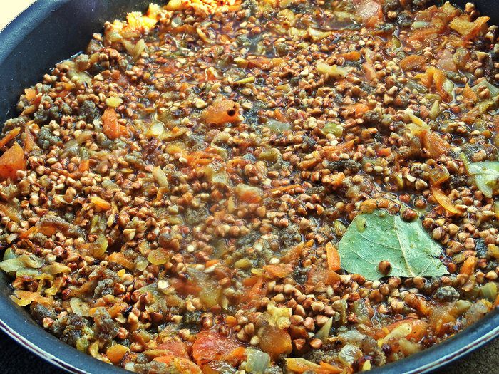 Гречка с мясом и корнеплодами