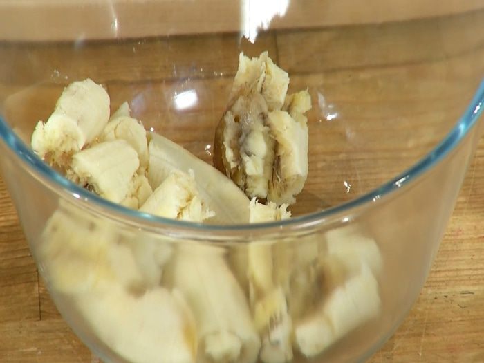 Банановый хлеб с грушами и орехами 