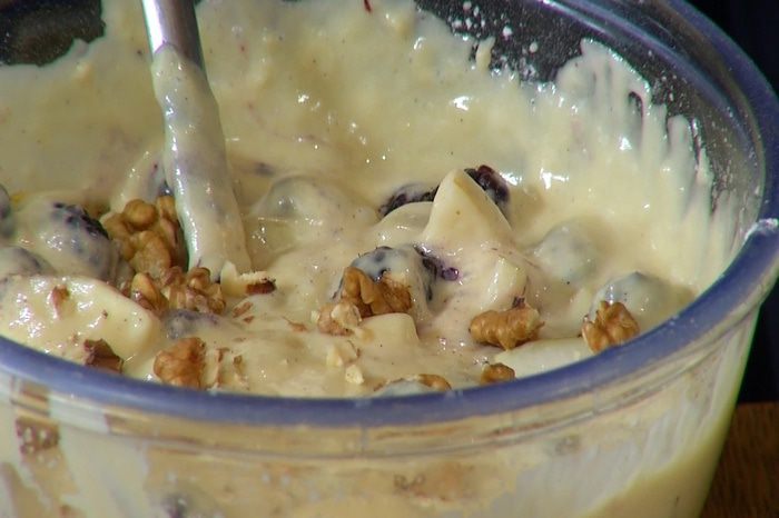 Хитрая грушевая шарлотка с ежевикой