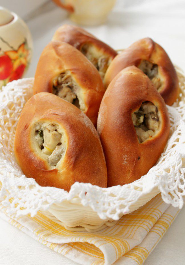 Расстегаи с сомом по-русски