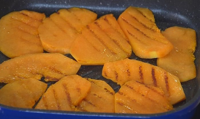 Пирог с тыквой, луком и сыром 