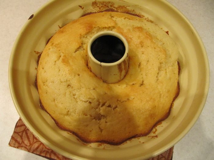 Кокосовый кекс с кокосовой глазурью
