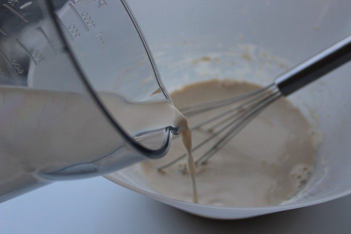 Дрожжевые блины на топленом молоке