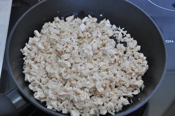 Пирог с курицей под ореховой корочкой