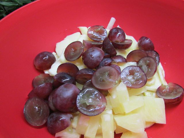 Кубинский фруктовый салат в ледяной чаше