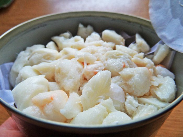 Рисовая лапша с овощами и крабом