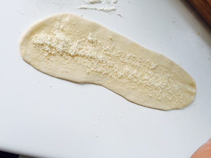 Хлебная коса с пармезаном