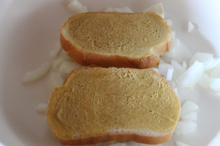 Говядина, тушенная с хлебом