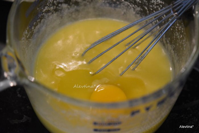 Шоколадный торт с клюквой