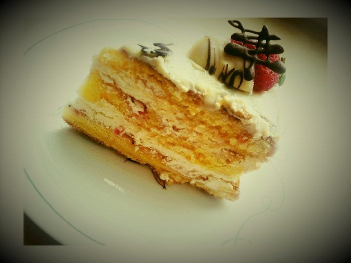 Клубничный торт с белым шоколадом                    