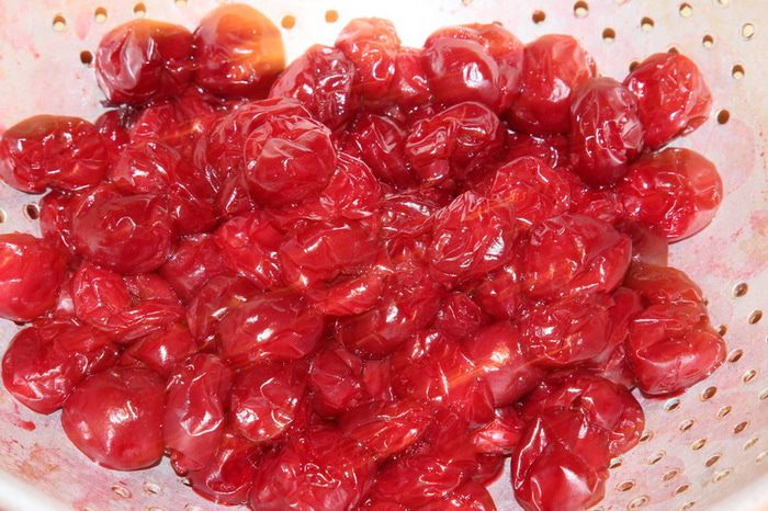 Штрудель из вытяжного теста с вишнями