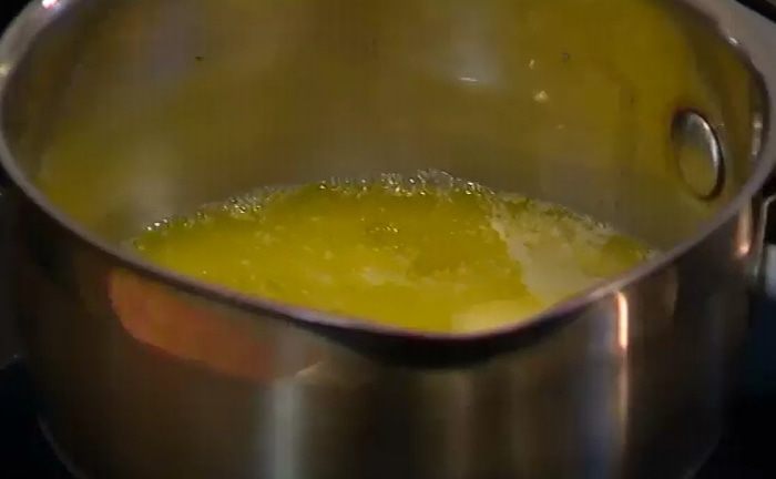 Маффины с белым шоколадом, макадамией и вишней 