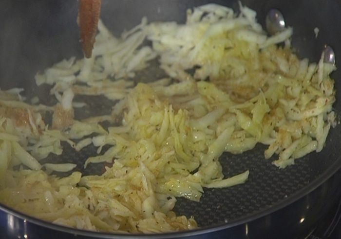 Яблочный пирог с пастернаком и голубым сыром 
