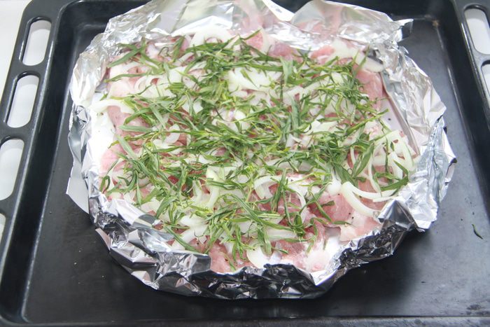 Мясо под тархуновой шубкой