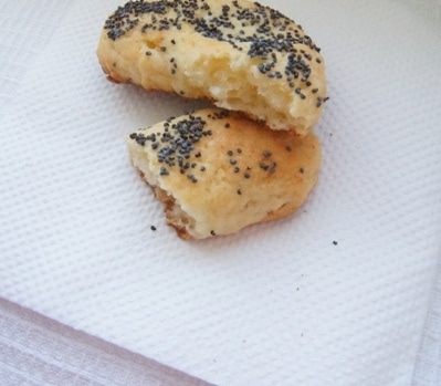Творожно-маковые рогалики