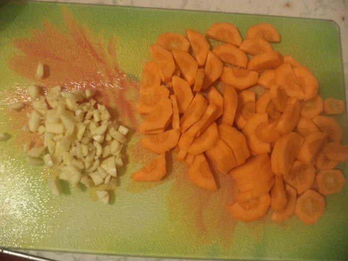 Гречневая каша с брокколи, морковью и сельдереем