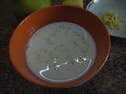 Грушево-имбирный смузи с корицей